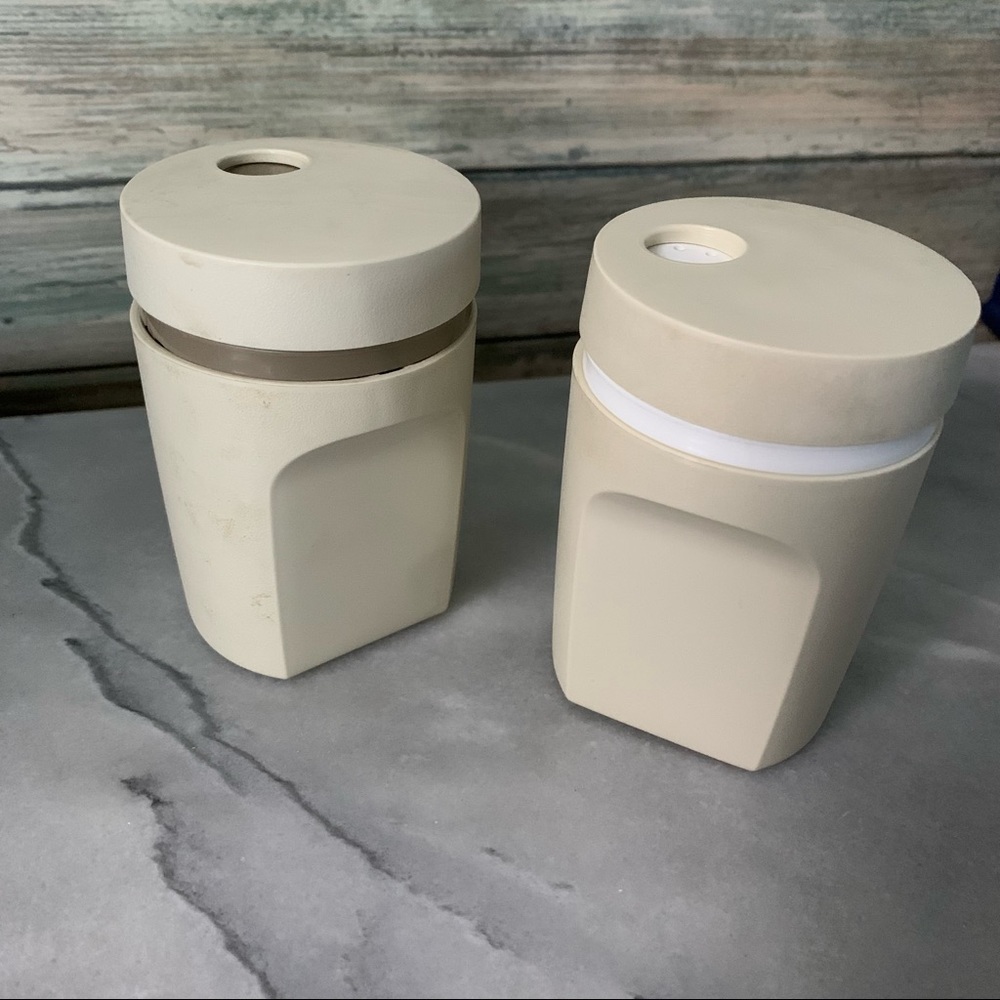 Tupperware Vintage Twist Top Travel Salt & Pepper Shakers